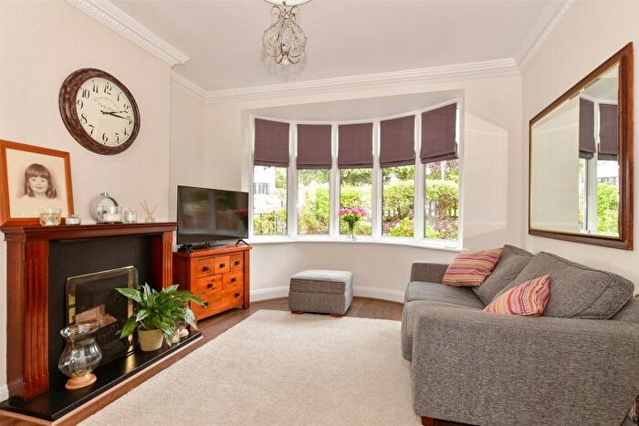 3 Bedroom End Of Terrace House For Sale In Ankerdine Crescent, London, SE18