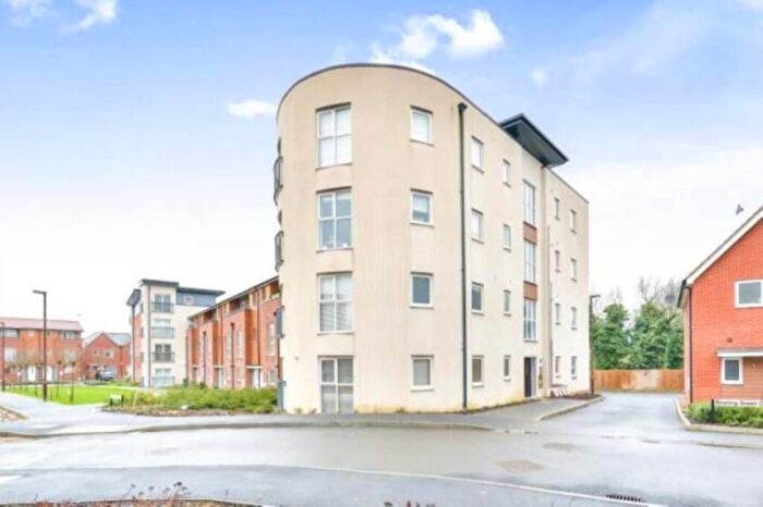 2 Bedroom Flat To Rent In Bowling Green Close, Bletchley, MK2