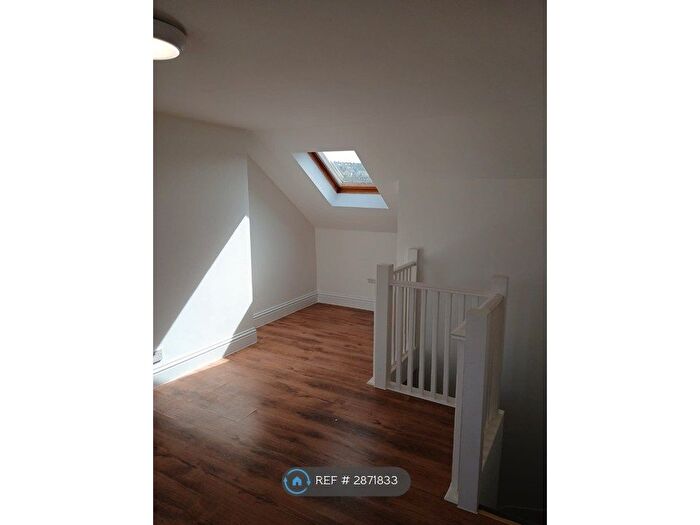 3 Bedroom Terraced House To Rent In Hope St, Chatham, ME4