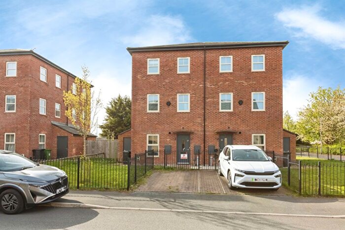 2 Bedroom Property For Sale In Cardwell Road, Leeds, LS14
