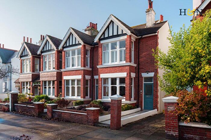 3 Bedroom Maisonette For Sale In Walsingham Road, Hove, BN3