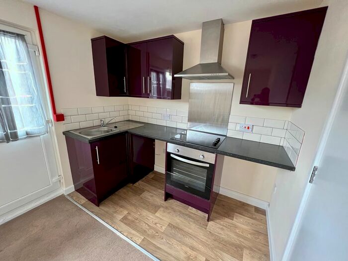 1 Bedroom Flat To Rent In Mary Street, Porthcawl, CF36