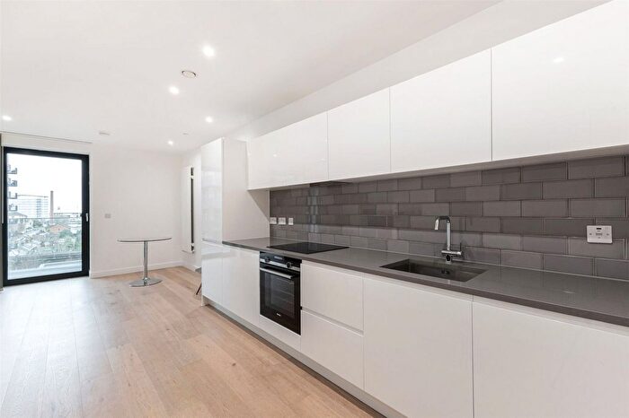 Studio To Rent In Regalia Close, Silvertown, London, E16