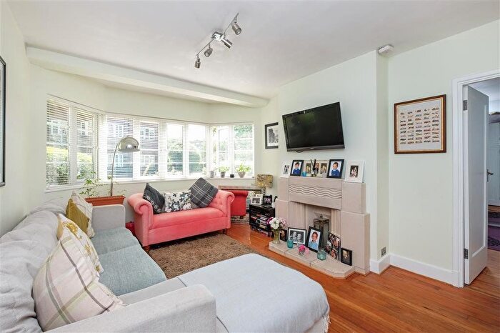 1 Bedroom Flat To Rent In Chiswick Village, Grove Park, W4