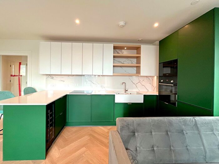 3 Bedroom Flat To Rent In The Hyde, London, NW9