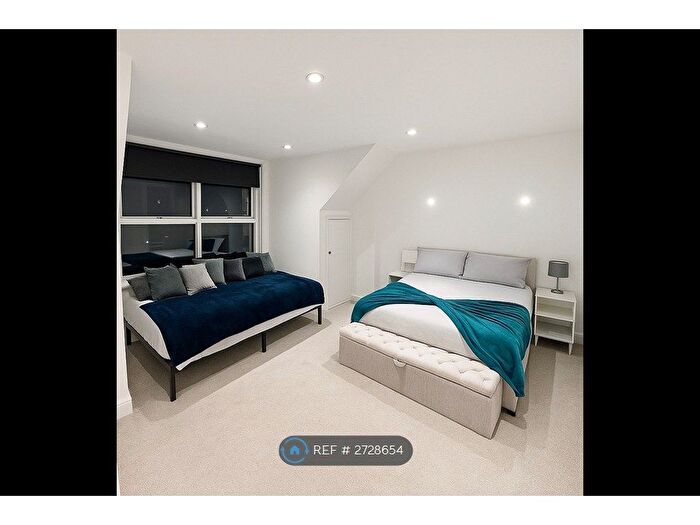 2 Bedroom Flat To Rent In Coldharbour Lane, London, SE5