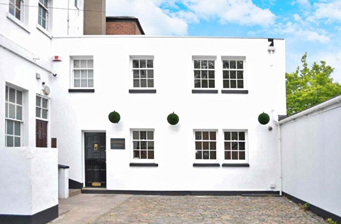 1 Bedroom Mews For Sale In Lansdowne Circus, Leamington Spa, CV32