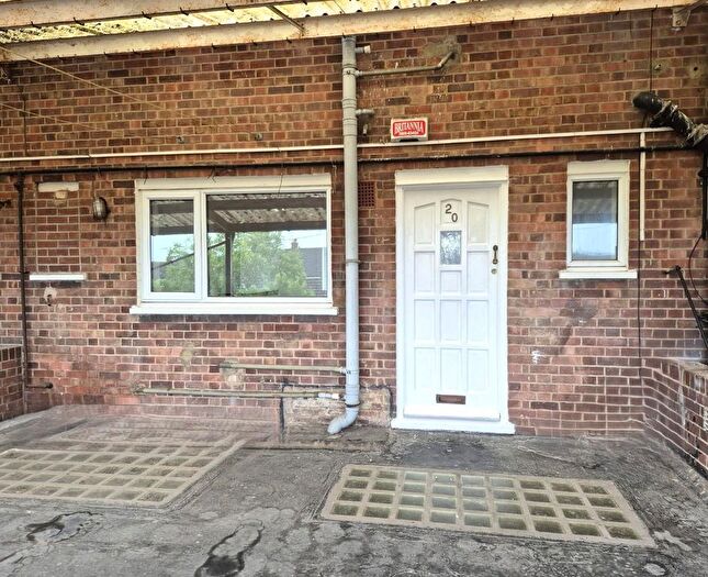 3 Bedroom Maisonette To Rent In Court Wurtin, Beaver Lane, TN23