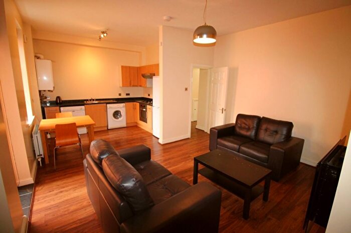 2 Bedroom Flat To Rent In Helmsley Road, Newcastle Upon Tyne, NE2
