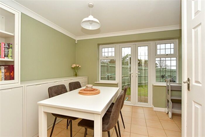 3 Bedroom Semi-Detached House For Sale In Dale Road, Rochester, Kent, ME1