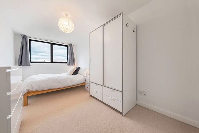 2 Bedroom Flat To Rent In Abbeville Road, Abbeville Village, London, SW4