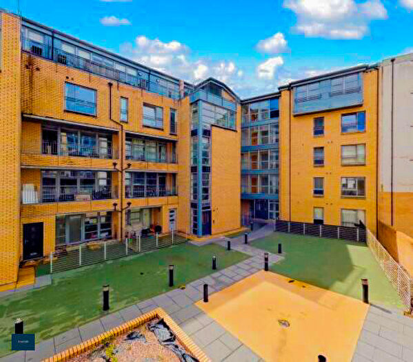 2 Bedroom Flat To Rent In Flat / Barrland Street Glasgow, G41