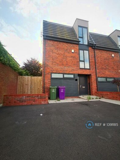 4 Bedroom End Of Terrace House To Rent In Darmonds Green Avenue, Liverpool, L6