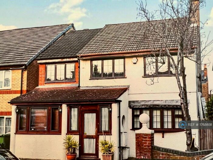 5 Bedroom Detached House To Rent In Barforth Road, London, SE15