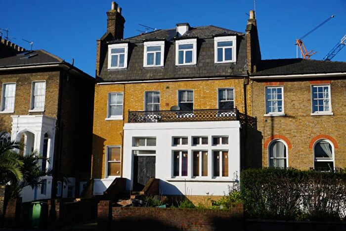 3 Bedroom Flat To Rent In Parkhurst Road, London, N7