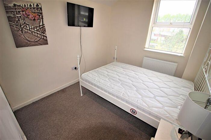 1 Bedroom Flat To Rent In Studio Flat To Rent, Bright Street, Swindon, Gorse Hill, SN2