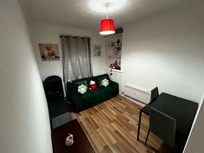 1 Bedroom Flat To Rent In Wellington Street, Luton, LU1