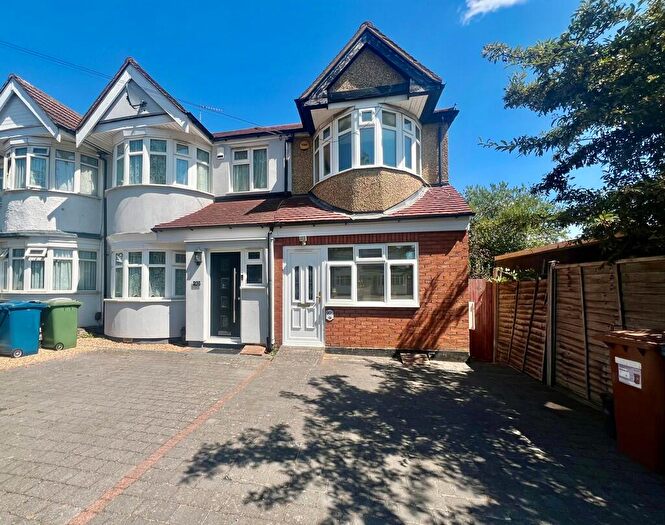 2 Bedroom End Of Terrace House To Rent In Kings Road, Harrow, HA2