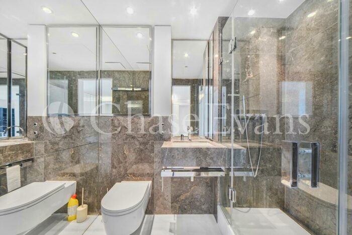 Flat To Rent In Pan Peninsula, Pan Peninsula Square, Canary Wharf, London, E14