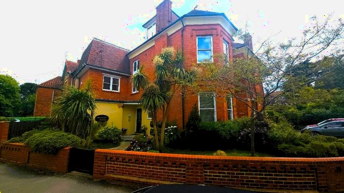 2 Bedroom Flat To Rent In Bramcote Hall, Glen Road, Bournemouth, BH5