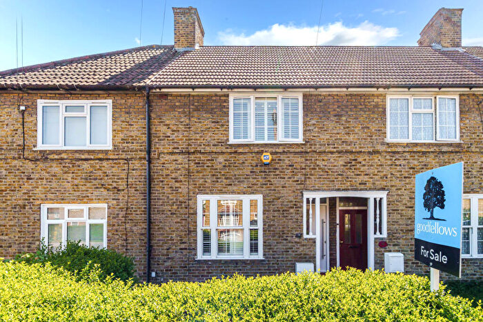 2 Bedroom Terraced House For Sale In Middleton Road, Morden, SM4