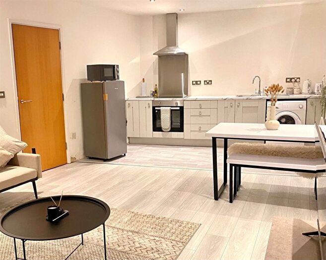 2 Bedroom Flat To Rent In Byron Street, Leeds, LS2