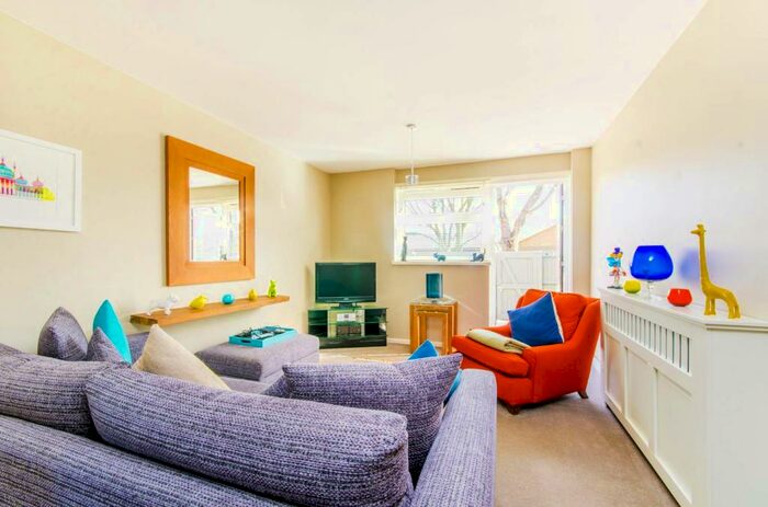 1 Bedroom Flat To Rent In Hungerford Road, Hillmarton Conservation Area, London, N7