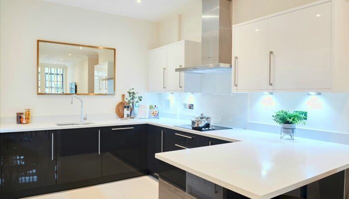 2 Bedroom Flat To Rent In Rainville Road, London, W6