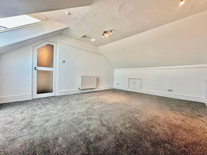 1 Bedroom Flat To Rent In Flat, - Hatfeild Road, Margate, CT9