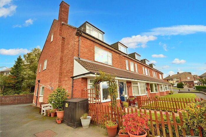 2 Bedroom Apartment To Rent In Moseley Wood Drive, Cookridge, Leeds, LS16