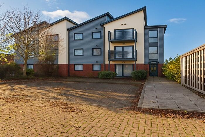 2 Bedroom Flat For Sale In The Crosstrees, Bedstone Road, Basingstoke, Hampshire, RG21