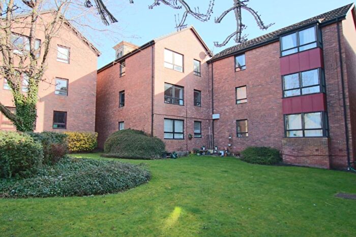 2 Bedroom Flat To Rent In Shepherds Loan, West End, Dundee, DD2