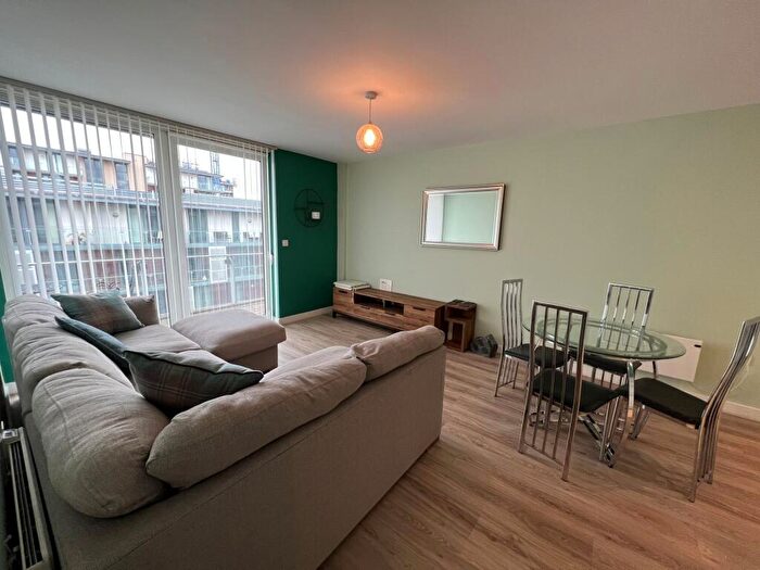 2 Bedroom Apartment To Rent In Blackfriars Road, Spectrum, M3