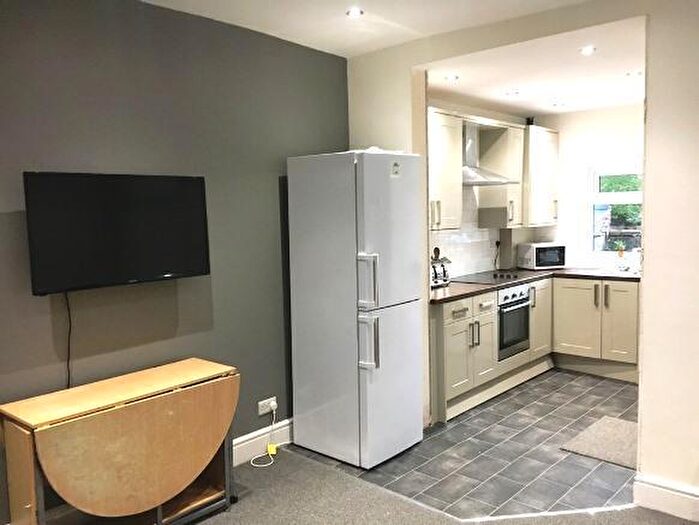 4 Bedroom House To Rent In Springvale Road Crookes, S10