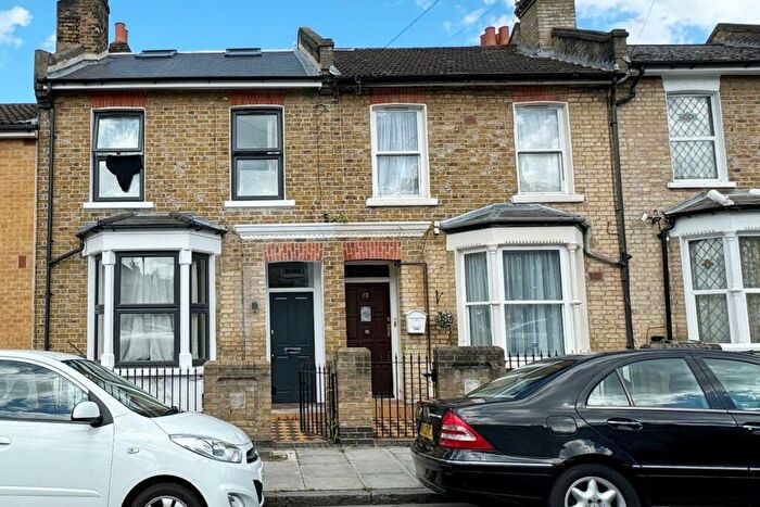 6 Bedroom House To Rent In Waghorn Street, Peckham Rye, London, SE15