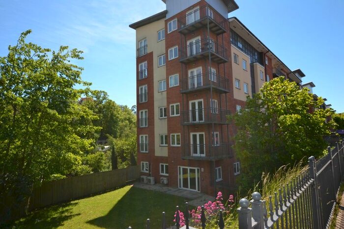 2 Bedroom Flat To Rent In New North Road, Exeter, EX4