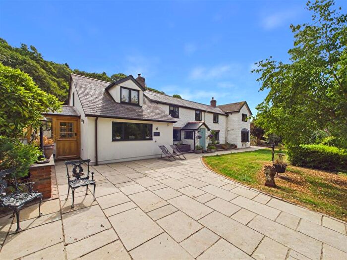 5 Bedroom Detached House For Sale In Greenway, Littledean, Cinderford, GL14