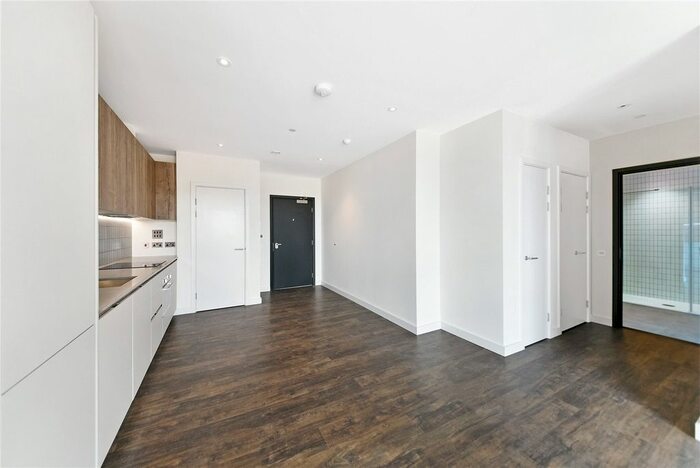 Studio To Rent In Tillermans Court, Grenan Square, Greenford, UB6