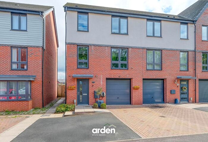 3 Bedroom Semi-Detached House For Sale In Dalmuir Road, Birmingham, B31