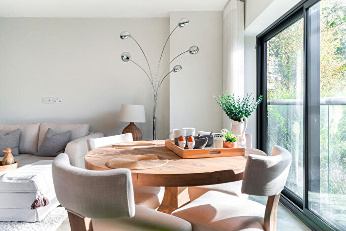 2 Bedroom Flat For Sale In Church Hill, Caterham, CR3