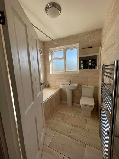 4 Bedroom Semi-Detached House To Rent In Spring Grove Road, TW3