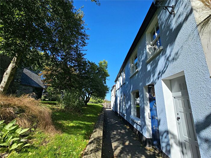 3 Bedroom End Of Terrace House For Sale In Church Walk, Torrington, Devon, EX38