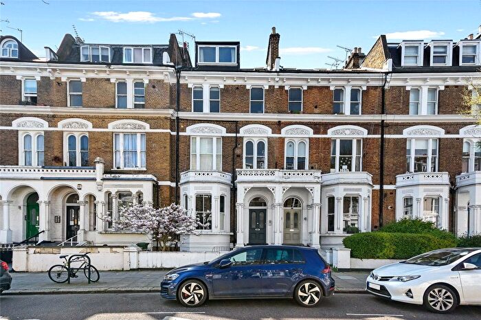 1 Bedroom Flat To Rent In Sinclair Road, Brook Green, London, W14