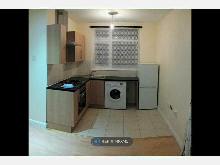 Studio To Rent In Phipps Bridge Road, London, SW19