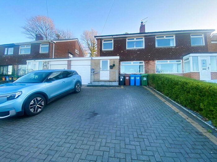 3 Bedroom Semi Detached House For Sale In Torwood Road, Chadderton, Oldham, OL9