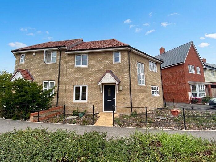 3 Bedroom Semi Detached House To Rent In Bramley Road, Aylesbury, HP18