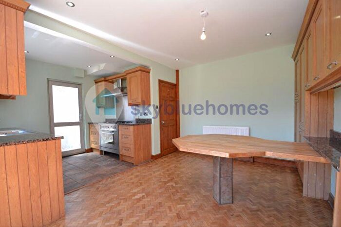 3 Bedroom Semi-Detached House To Rent In Highfield Drive, Wigston, LE18