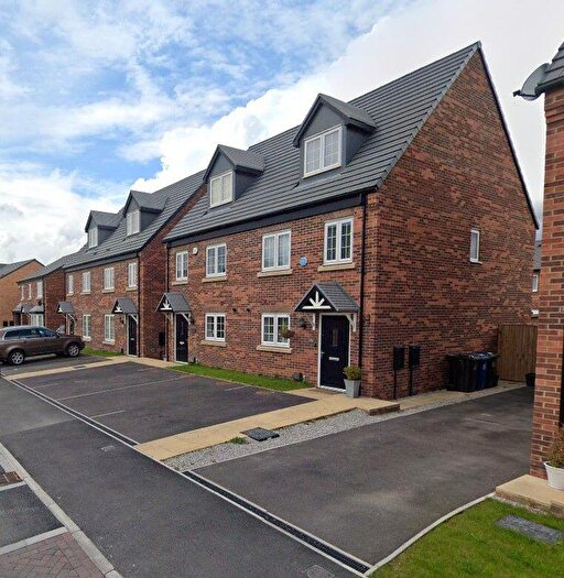 3 Bedroom Semi-Detached House To Rent In Cutter Lane, New Rossington, Doncaster, DN11