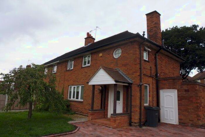 3 Bedroom Semi-Detached House To Rent In Brandwood Park Road, Birmingham, B14