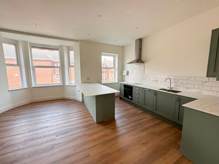 2 Bedroom Flat To Rent In College Road, Exeter, EX1